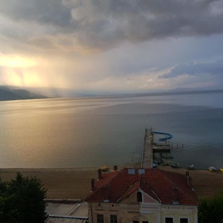 Kelvi'S Apartment Pogradec Bagian luar foto