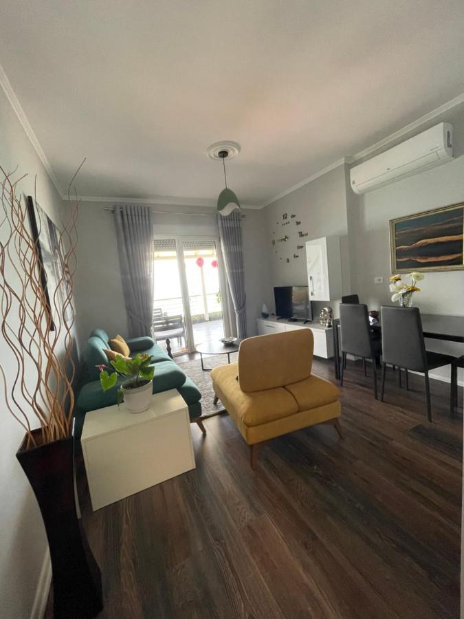 Kelvi'S Apartment Pogradec Bagian luar foto