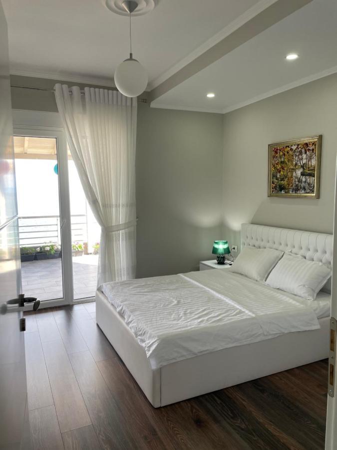 Kelvi'S Apartment Pogradec Bagian luar foto