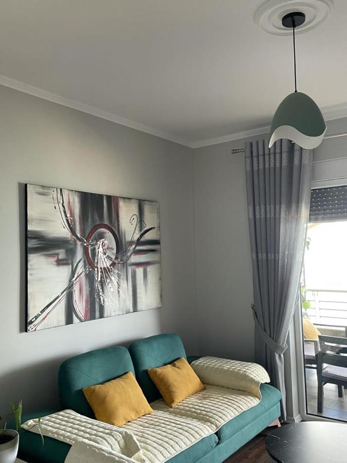 Kelvi'S Apartment Pogradec Bagian luar foto