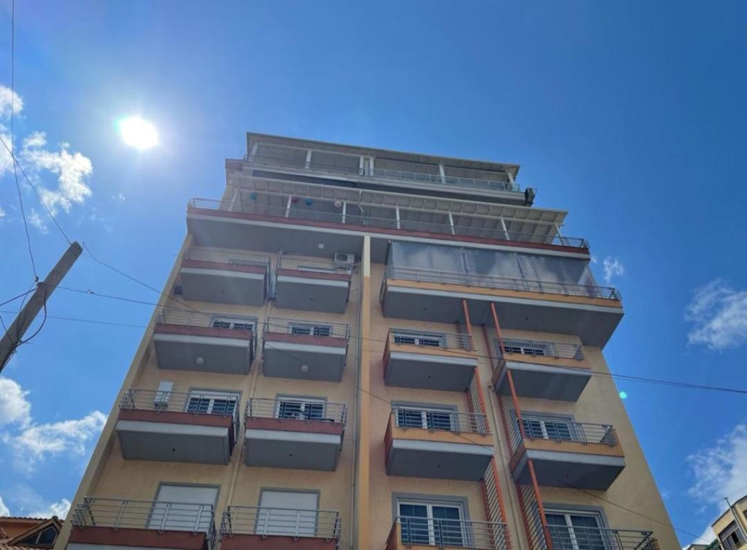Kelvi'S Apartment Pogradec Bagian luar foto