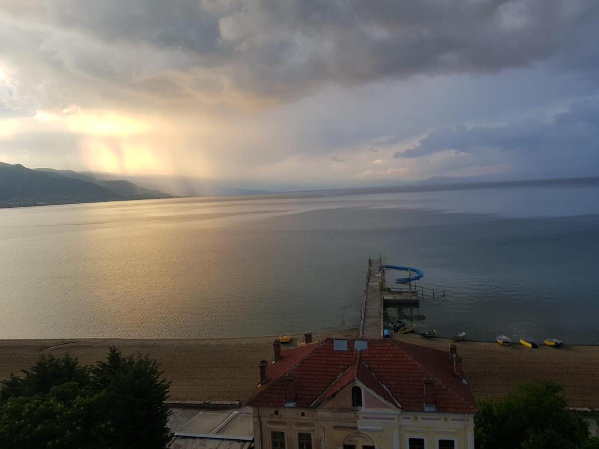 Kelvi'S Apartment Pogradec Bagian luar foto